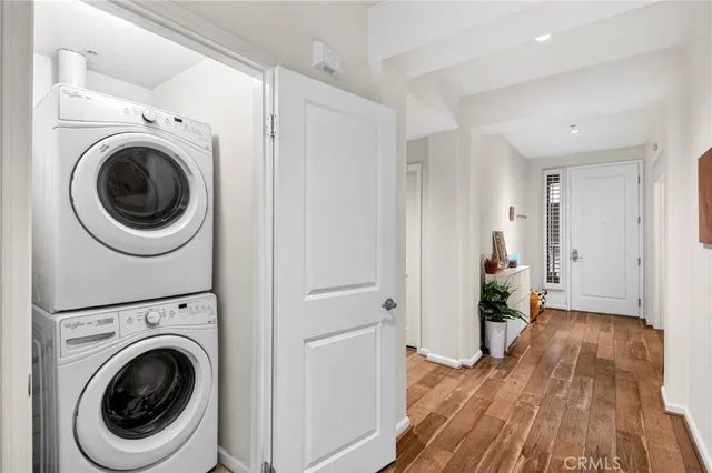 $828,800 | 201 East Angeleno Avenue, Unit 206, Burbank, CA 91502