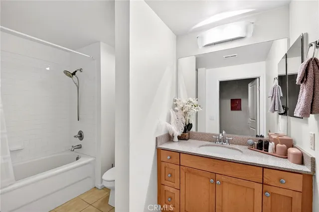 $828,800 | 201 East Angeleno Avenue, Unit 206, Burbank, CA 91502