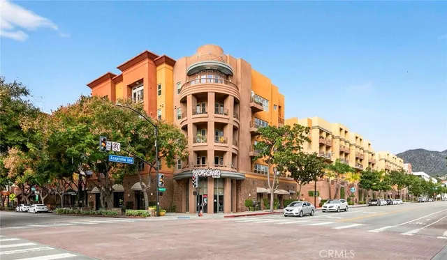 $828,800 | 201 East Angeleno Avenue, Unit 206, Burbank, CA 91502