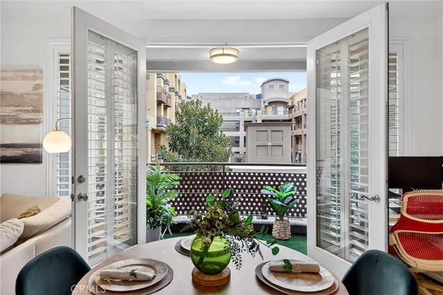 $828,800 | 201 East Angeleno Avenue, Unit 206, Burbank, CA 91502