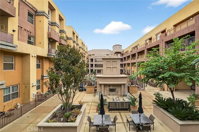 $828,800 | 201 East Angeleno Avenue, Unit 206, Burbank, CA 91502