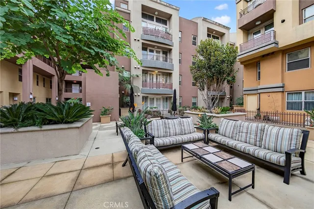 $828,800 | 201 East Angeleno Avenue, Unit 206, Burbank, CA 91502
