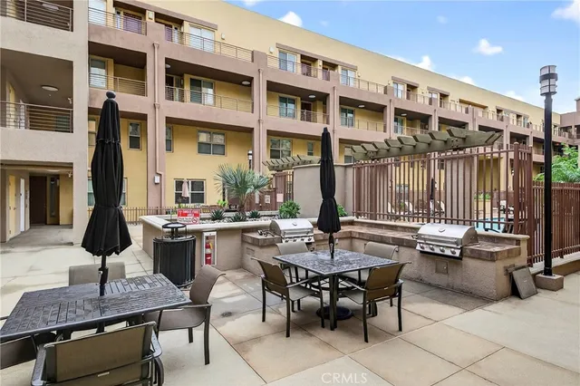 $828,800 | 201 East Angeleno Avenue, Unit 206, Burbank, CA 91502