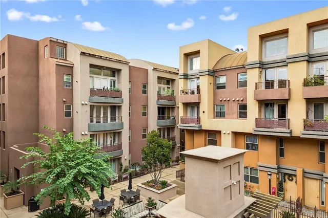 $828,800 | 201 East Angeleno Avenue, Unit 206, Burbank, CA 91502