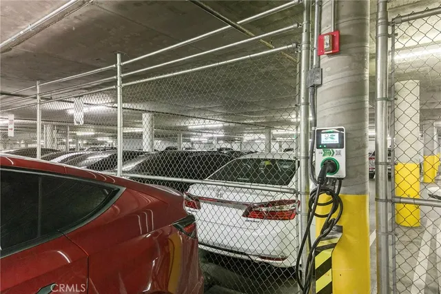 $828,800 | 201 East Angeleno Avenue, Unit 206, Burbank, CA 91502