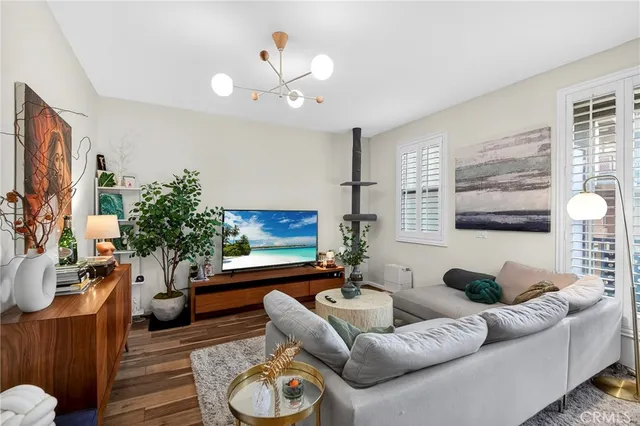 $828,800 | 201 East Angeleno Avenue, Unit 206, Burbank, CA 91502