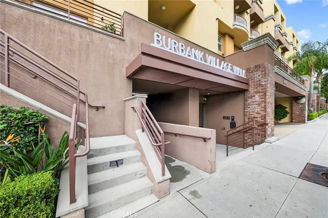 $828,800 | 201 East Angeleno Avenue, Unit 206, Burbank, CA 91502