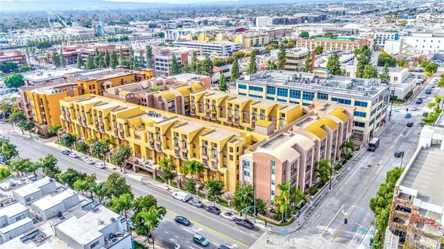 $828,800 | 201 East Angeleno Avenue, Unit 206, Burbank, CA 91502