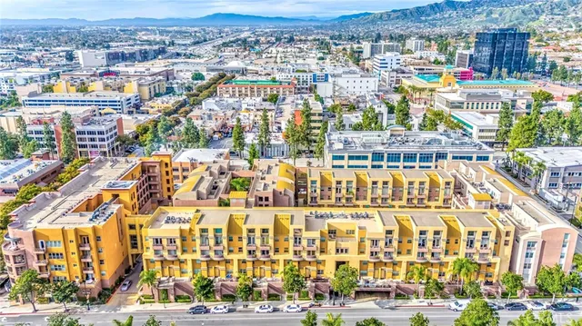$828,800 | 201 East Angeleno Avenue, Unit 206, Burbank, CA 91502