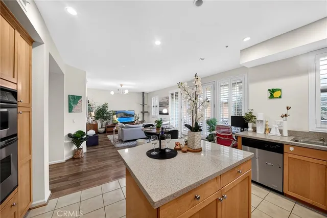 $828,800 | 201 East Angeleno Avenue, Unit 206, Burbank, CA 91502