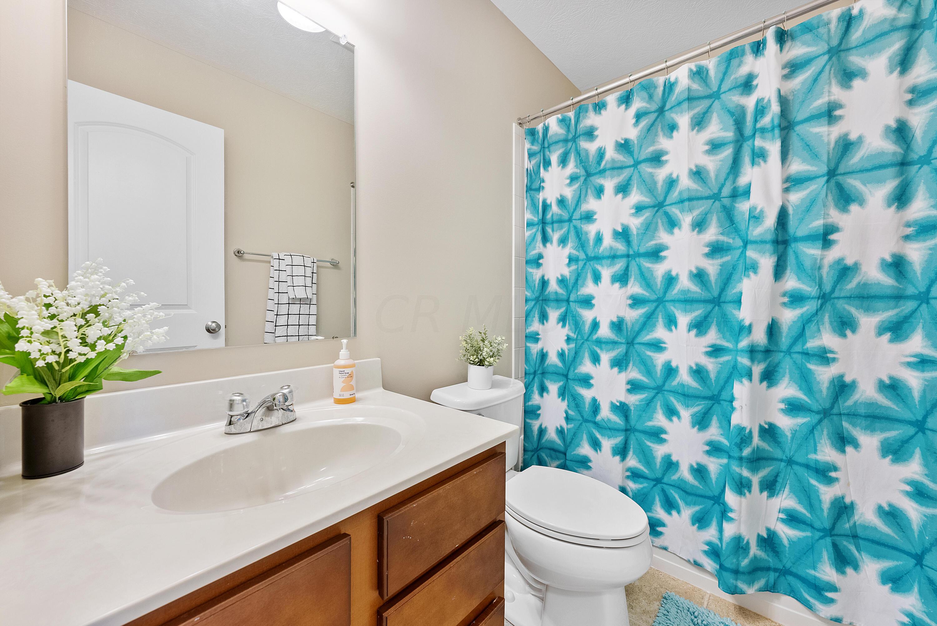 502 Eagle Walk Road Delaware, OH 43015 - Photo 27 of 40 Full Bathroom