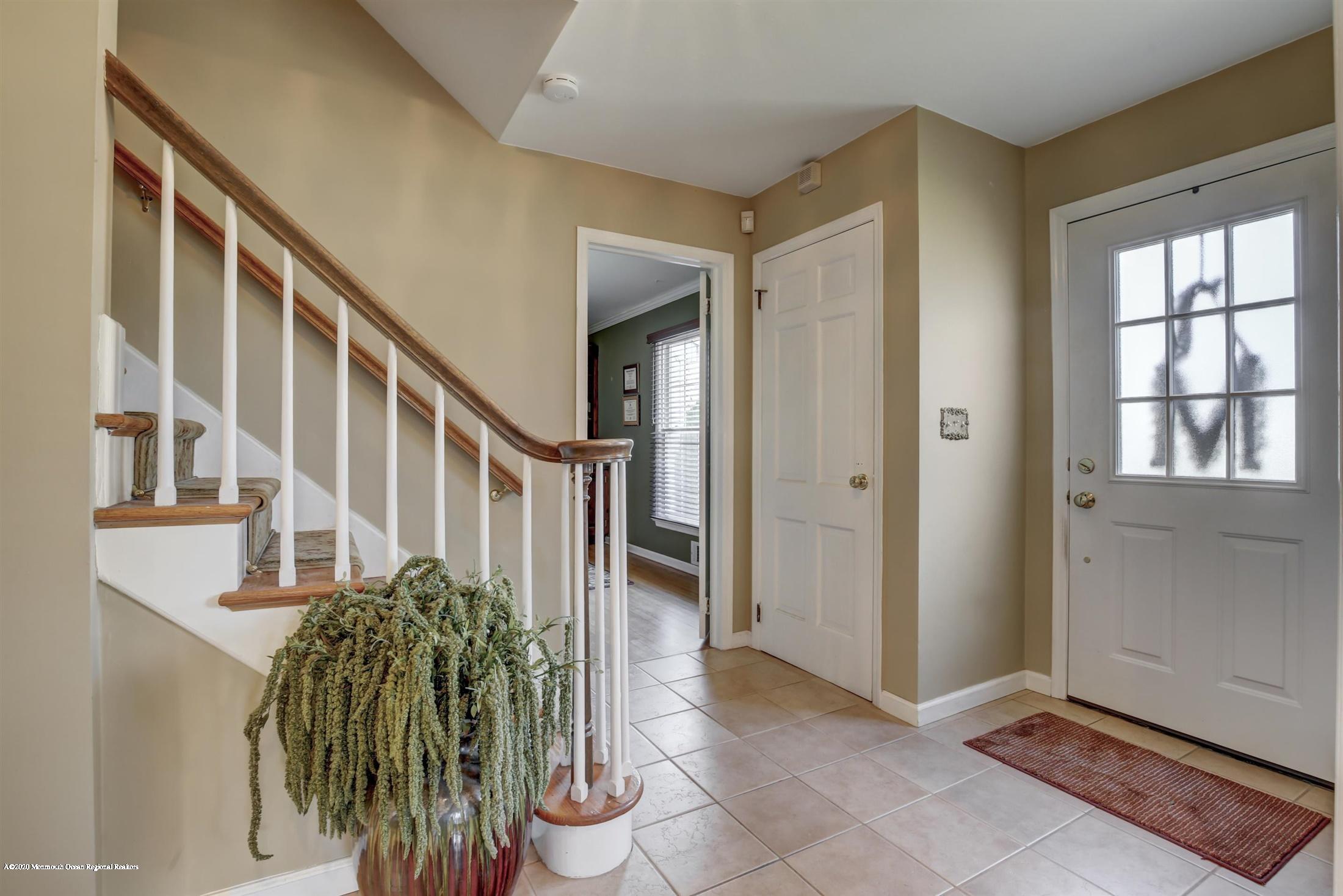 8 Woodhollow Road Colts Neck, NJ 07722 - Photo 5 of 37 05-Foyer