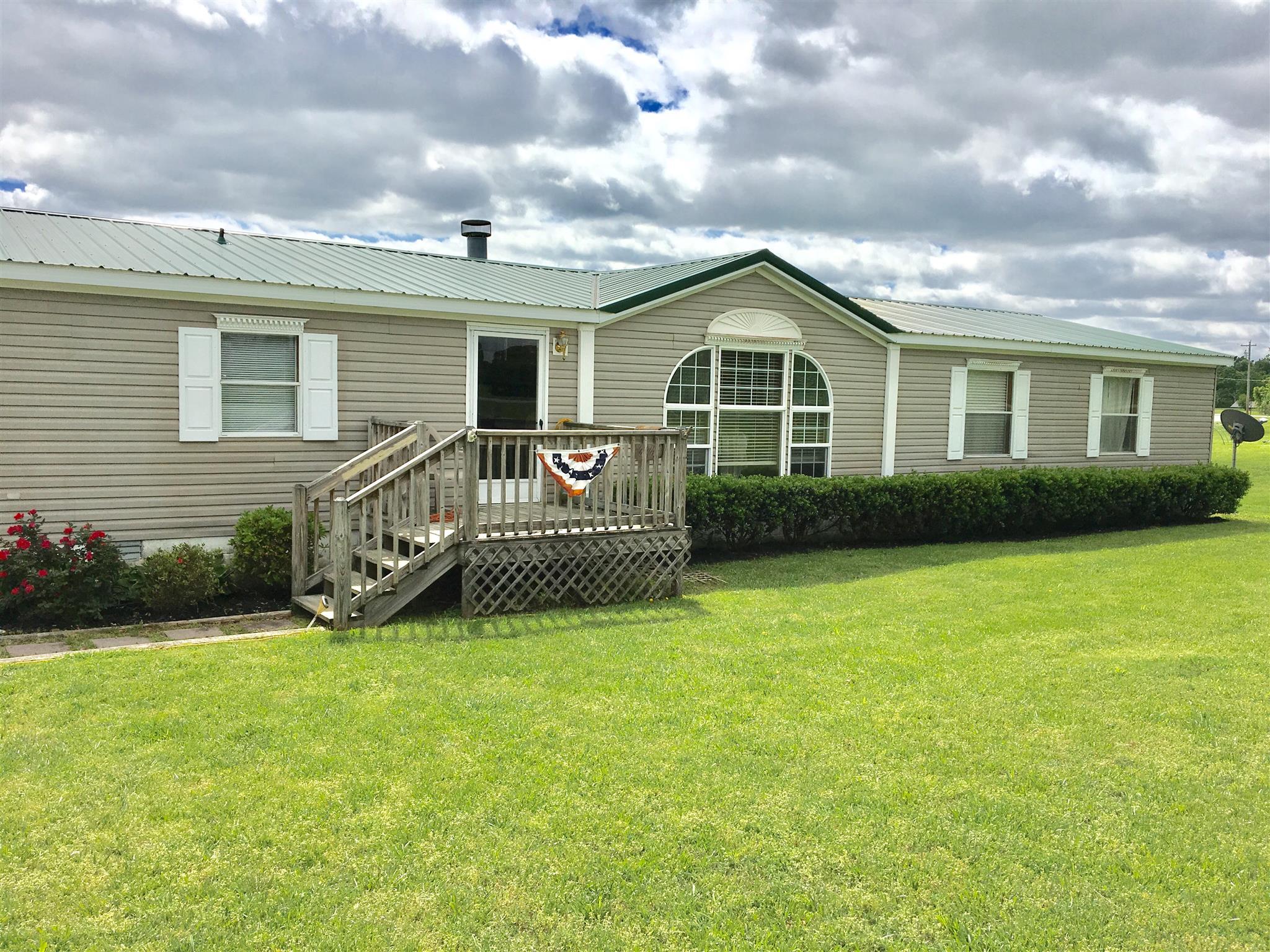 1261 Denny Road Dickson, TN 37055 - Photo 2 of 12 Gallery Image 2
