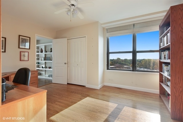 1616 Sheridan Road, Unit 10H Wilmette, IL 60091 - Photo 8 of 16 a view of a living room and a window