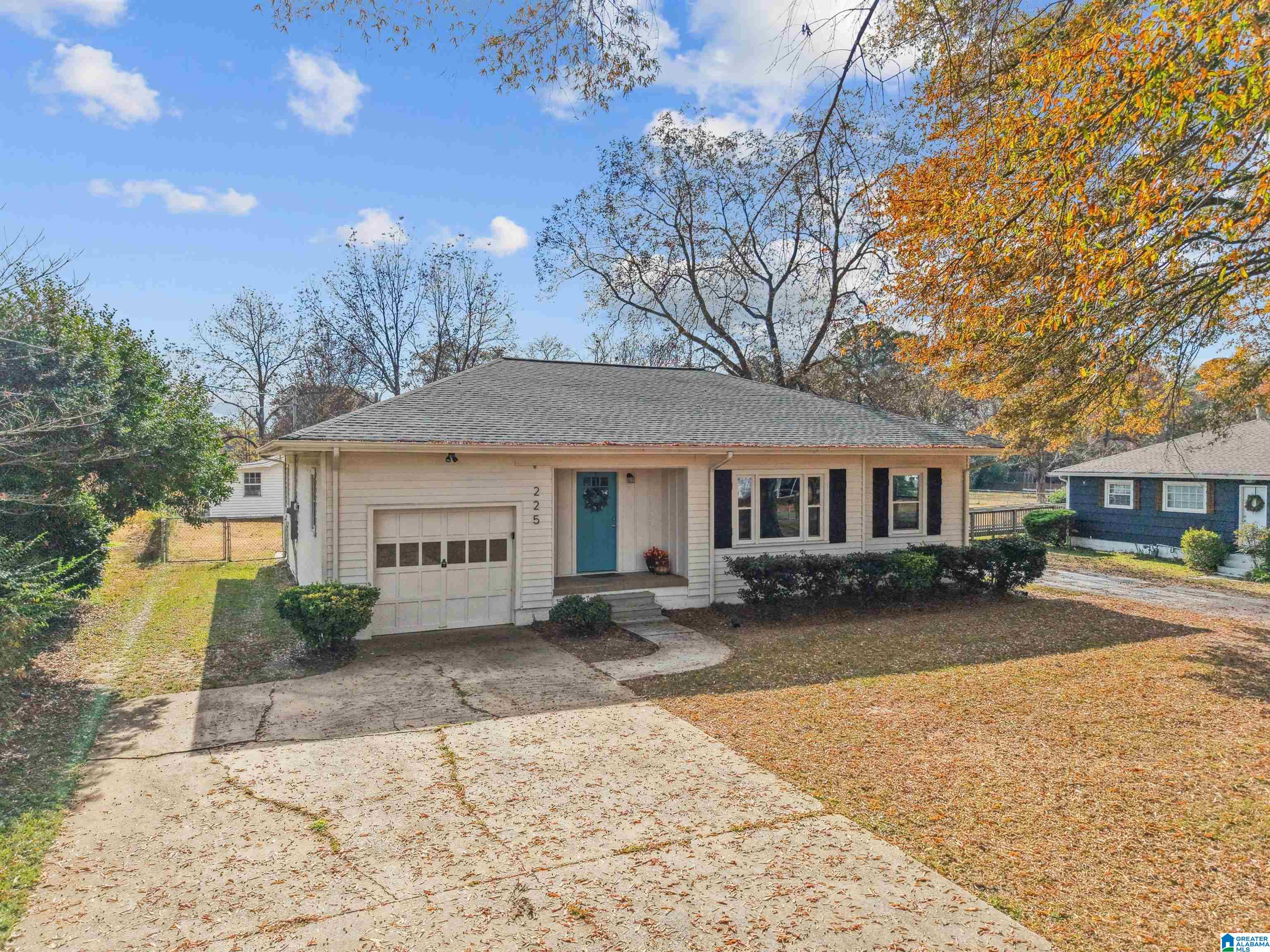 225 Payne Road Gardendale, AL 35071 - Photo 2 of 32