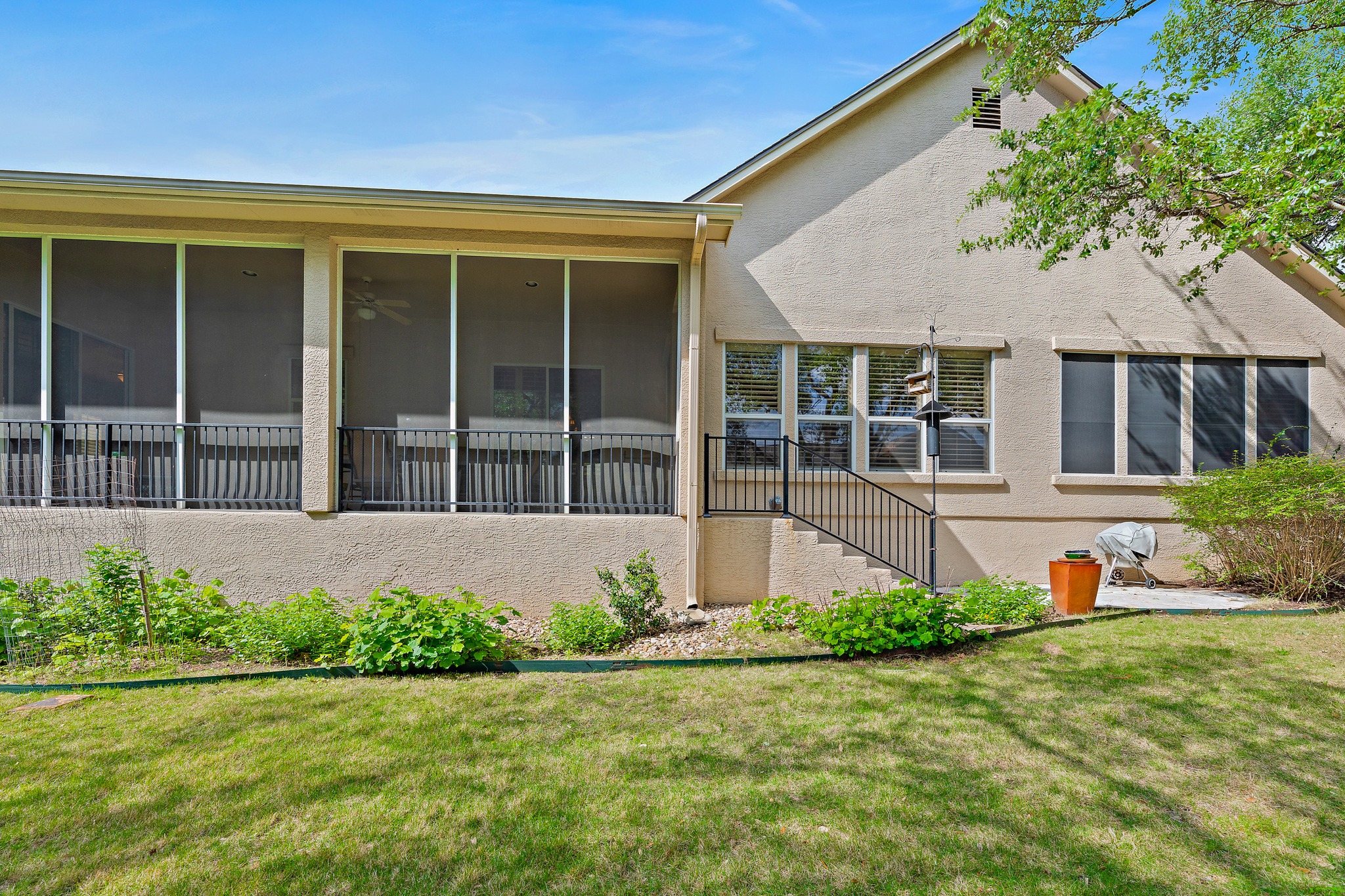 106 Wild Turkey Lane Georgetown, TX 78633 - Photo 38 of 39 front view of a house with a yard