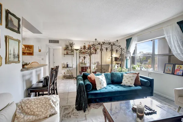 $199,000 | 1750 Jefferson Street, Unit 305, Hollywood, FL 33020