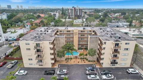 $199,000 | 1750 Jefferson Street, Unit 305, Hollywood, FL 33020