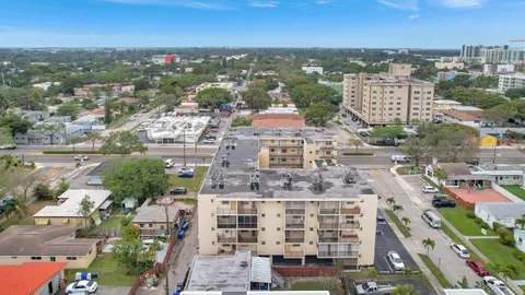 $199,000 | 1750 Jefferson Street, Unit 305, Hollywood, FL 33020