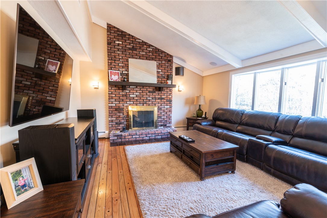 81 Wilbur Road Lincoln, RI 02865 - Photo 3 of 22