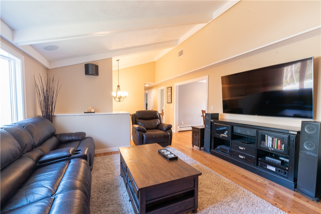 81 Wilbur Road Lincoln, RI 02865 - Photo 4 of 22