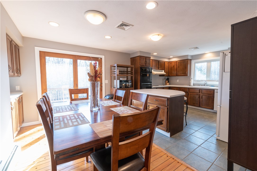 81 Wilbur Road Lincoln, RI 02865 - Photo 5 of 22