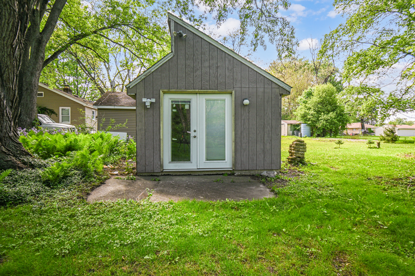 4112 Sunset Road Matteson, IL 60443 - Photo 26 of 28 front view of a house with a yard