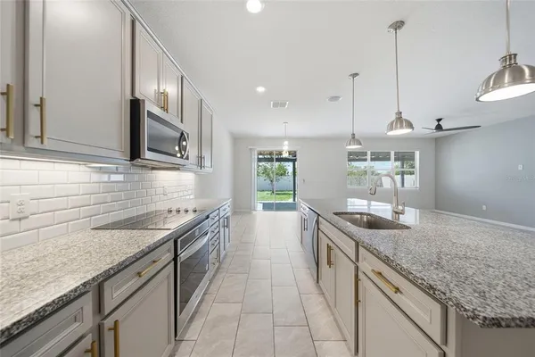 $475,000 | 11009 Green Harvest Dr., Riverview, FL 33578