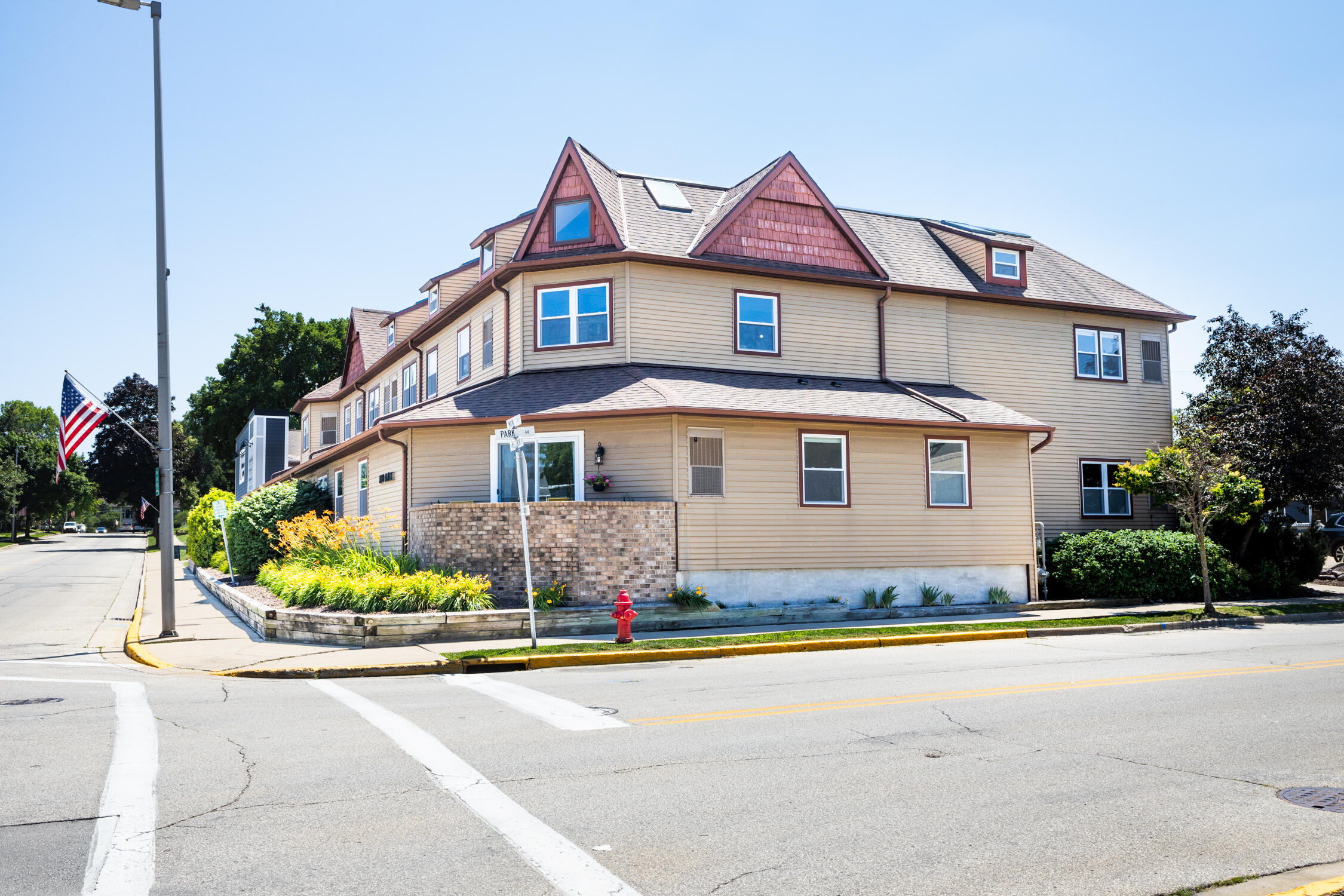 100 Main Street, Unit 201 Pewaukee, WI 53072 - Photo 6 of 59 AK249536-15