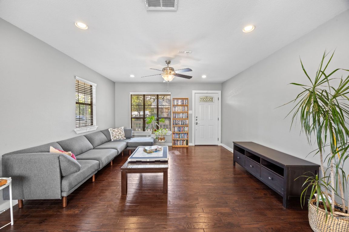 5500 Evans Avenue Austin, TX 78751 - Photo 10 of 27 a living room with furniture and a large window