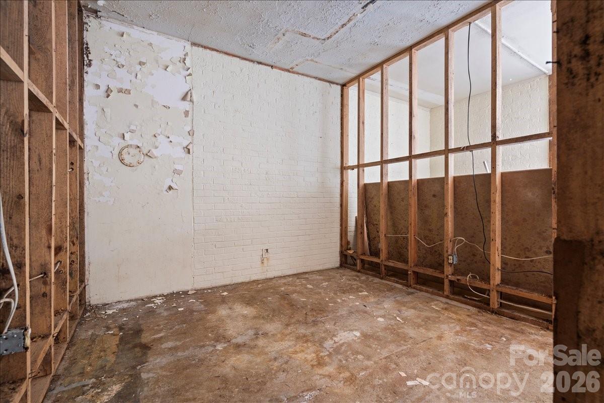 501 Church Street Cheraw, SC 29520 - Photo 5 of 48 a view of an empty room