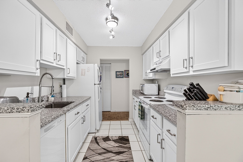 9 Beal's Cove Road, Unit A Hingham, MA 02043 - Photo 6 of 24
