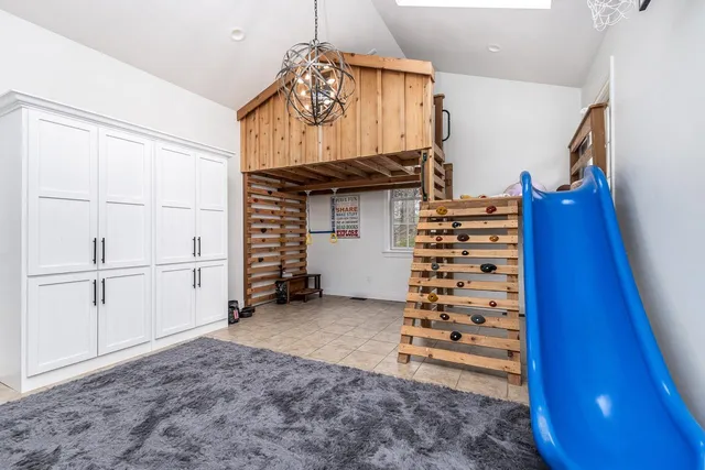 a view of a livingroom with furniture