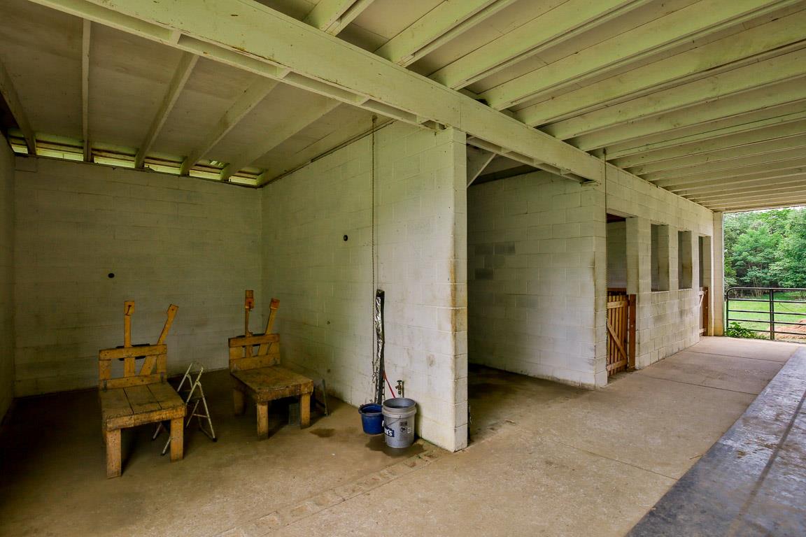 518 Rocky Valley Road Lebanon, TN 37090 - Photo 23 of 30 a view of a room with chairs