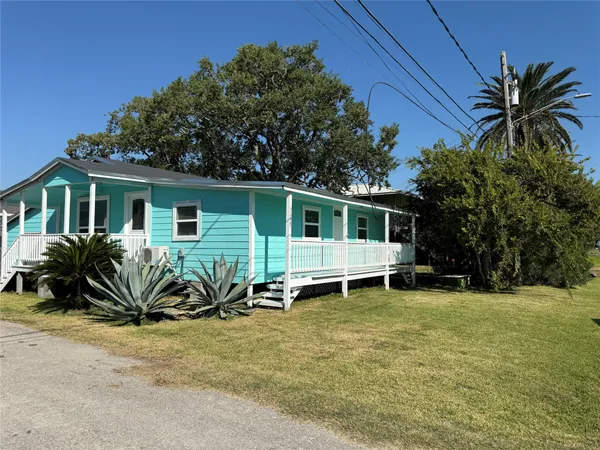 $1,450 | 726 4th Street, San Leon, TX 77539
