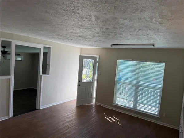 $1,450 | 726 4th Street, San Leon, TX 77539