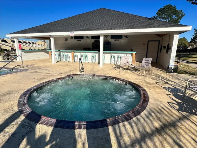 $225,000 | 129 April Point Drive North, Montgomery, TX 77356