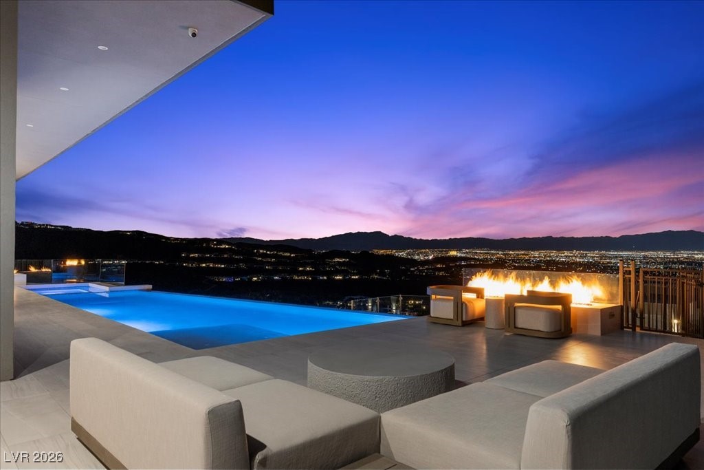 615 Scenic Rim Drive Henderson, NV 89012 - Photo 4 of 75