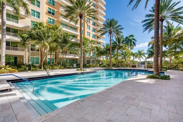 $2,500 | 700 East Boynton Beach Boulevard, Unit 105, Boynton Beach, FL 33435