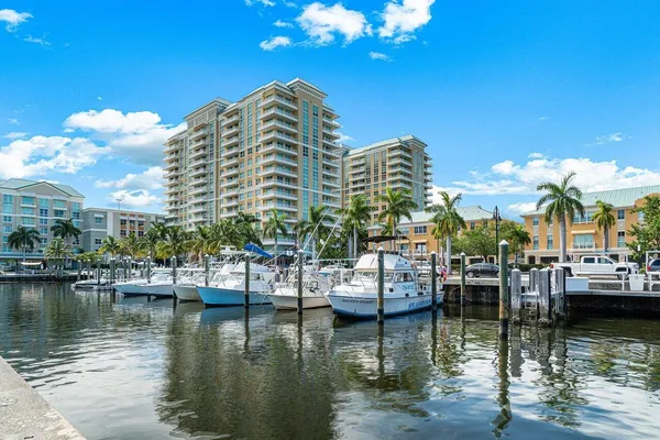 $2,500 | 700 East Boynton Beach Boulevard, Unit 105, Boynton Beach, FL 33435