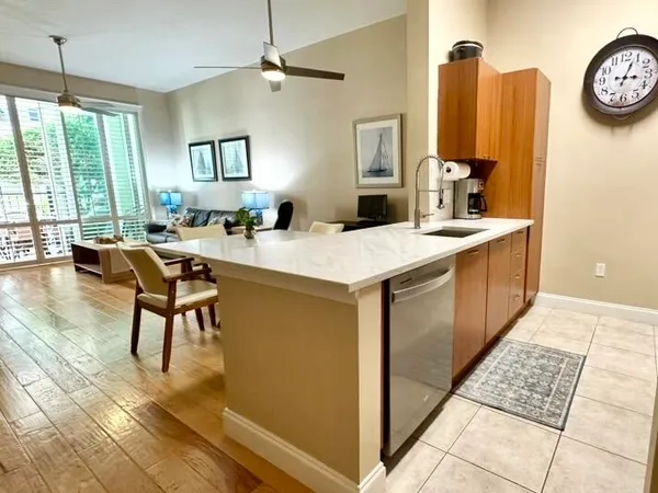 $2,500 | 700 East Boynton Beach Boulevard, Unit 105, Boynton Beach, FL 33435