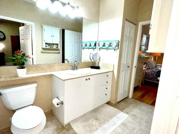 $2,500 | 700 East Boynton Beach Boulevard, Unit 105, Boynton Beach, FL 33435