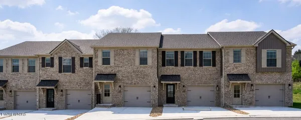 $304,900 | 8956 Keenberg Lane, Knoxville, TN 37931