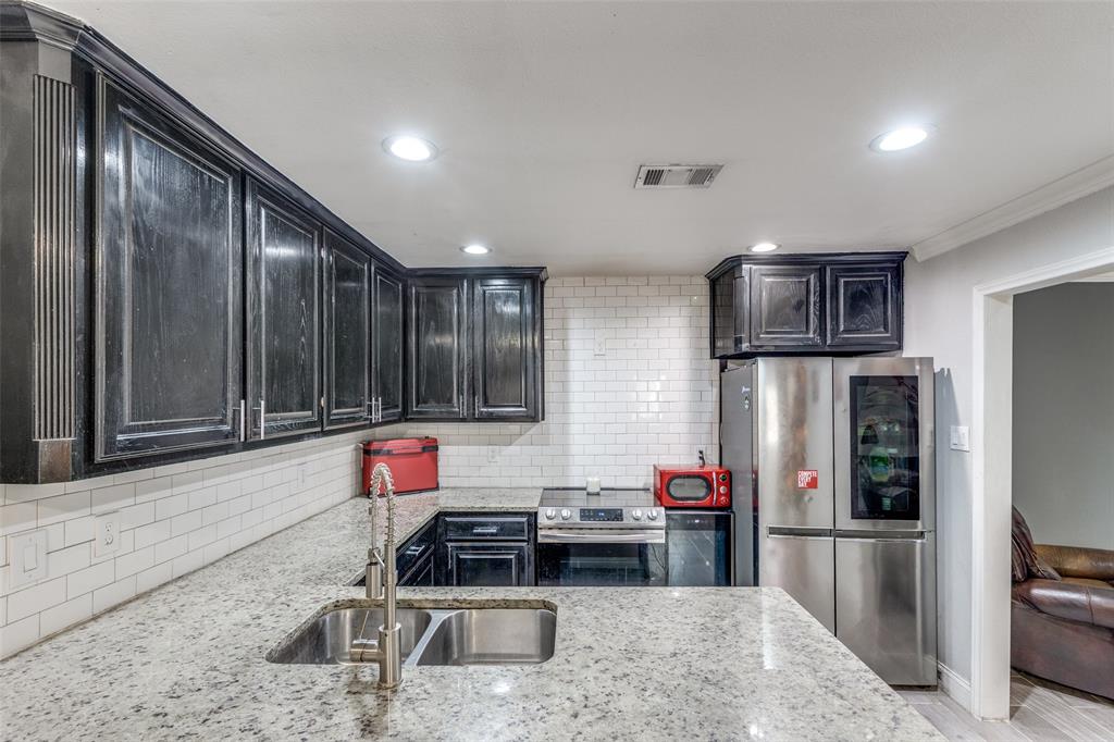 3569 Kayewood Street Little Elm, TX 75068 - Photo 9 of 25