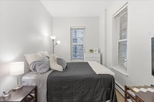 $365,000 | 802 West George Street, Unit 1, Chicago, IL 60657