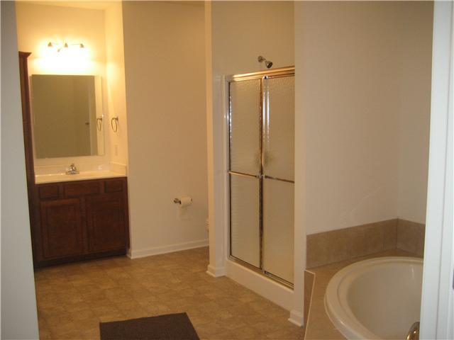 11150 Red Fox Run Fishers, IN 46038 - Photo 13 of 16 Gallery Image 13