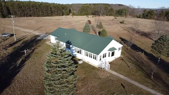 $799,000 | 7313 West 12 1/2 Road, Mesick, MI 49668