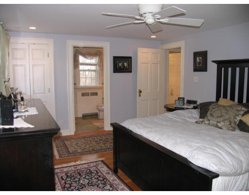 11 Shaw Road Brookline, MA 02467 - Photo 10 of 18