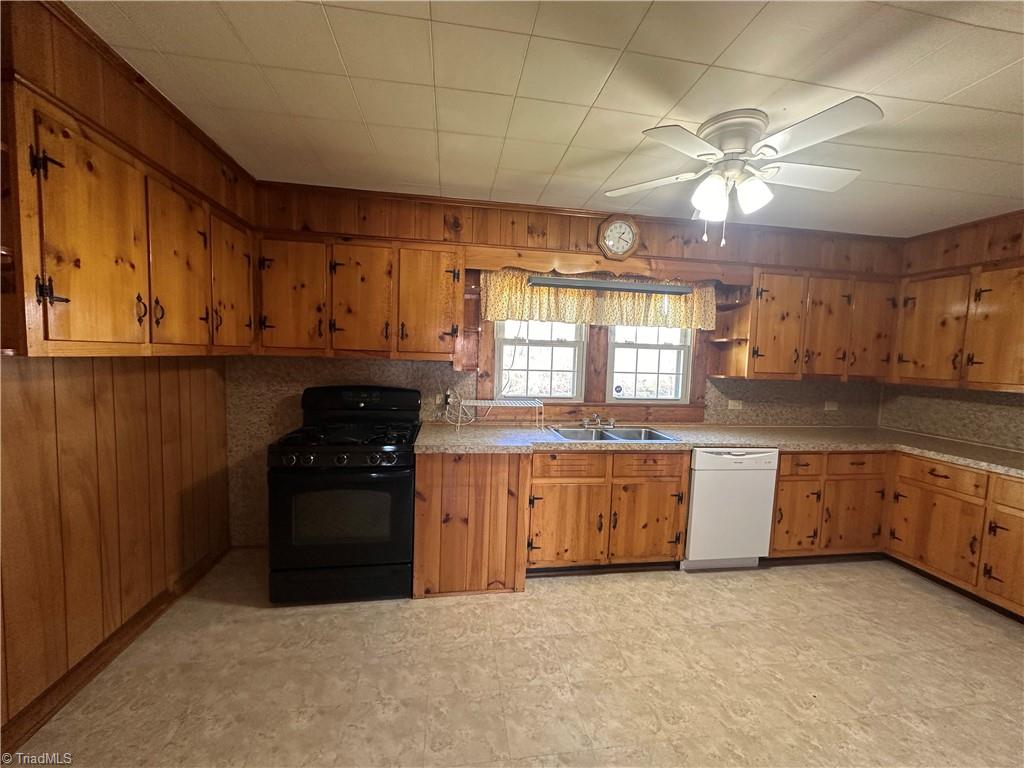 285 Oak Ridge Church Road Hays, NC 28635 - Photo 10 of 32 Kiitchen with Pine Cabinets