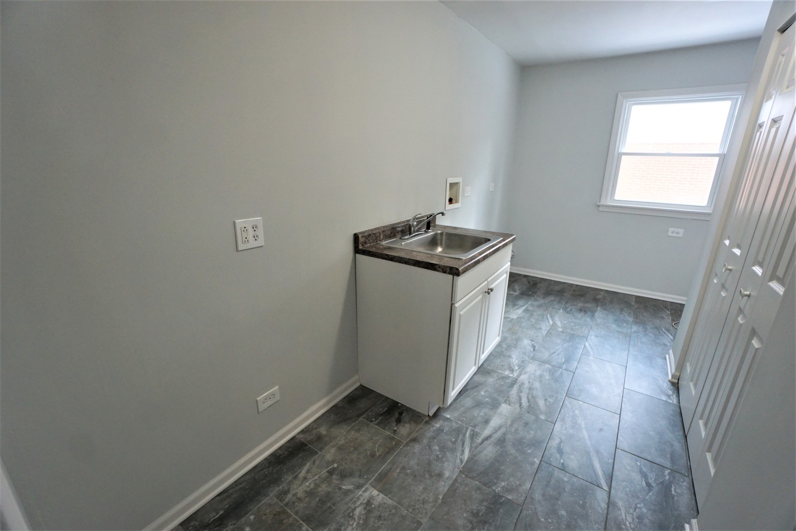2842 Scott Crescent Flossmoor, IL 60422 - Photo 11 of 43 a view of a utility room with wooden floor